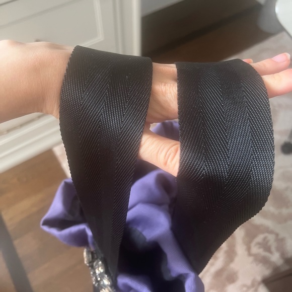 VERA WANG Lavender Label Fabric Crystal Shoulder Purple Bag Tote Purse - Picture 4 of 10